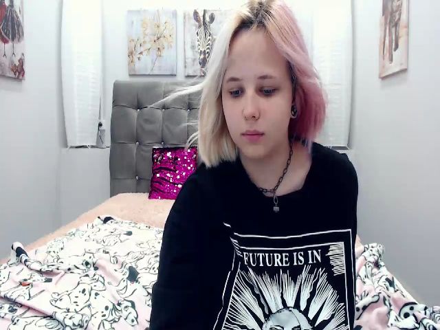 Live sex webcam photo for Helokit #255633662