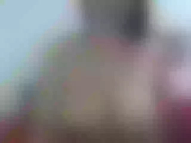 Live sex webcam photo for LucianaO #240940398