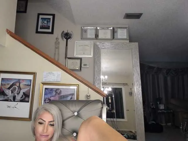 Live sex webcam photo for adrianna_fox #287953187