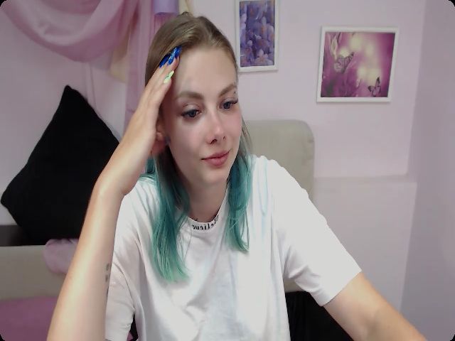 Live sex webcam photo for AprillSnow #258556612