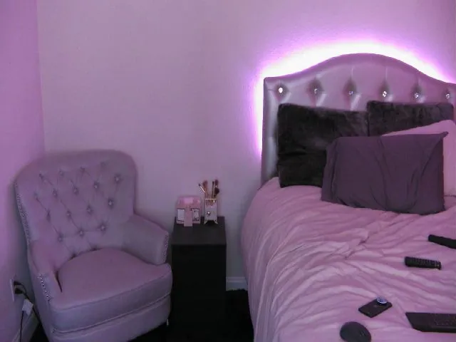 Live sex webcam photo for MeganMaxine #259195013
