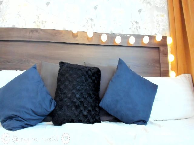 Live sex webcam photo for Evelinarosse #253328542