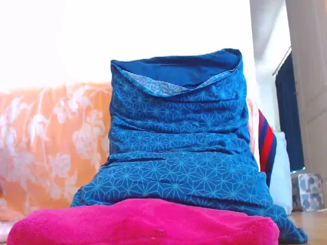 Live sex webcam photo for BeautyM27 #255039502