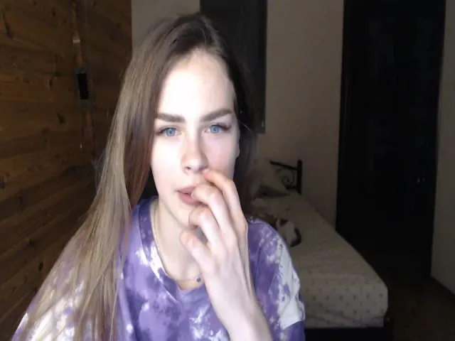 Live sex webcam photo for sweetsourfox #253209197