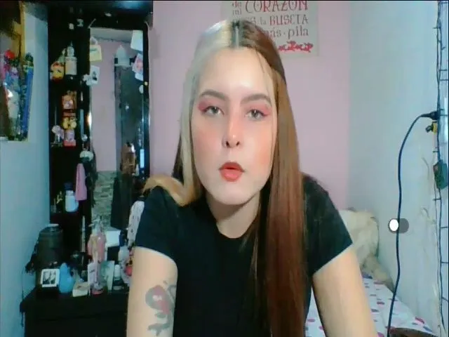 Live sex webcam photo for Amanda_Callum #263934765