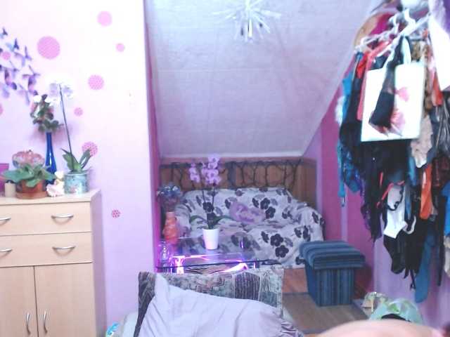 Live sex webcam photo for Elmira63 #245274957