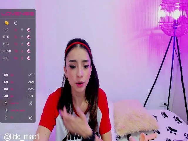 Live sex webcam photo for Little_Miaa1 #256225995