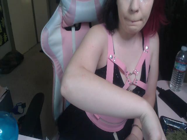 Live sex webcam photo for Little_Lacy #253625992