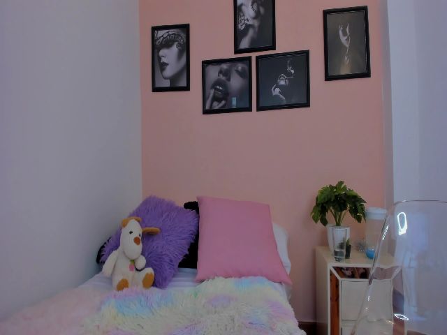 Live sex webcam photo for Lorenwillians #264375514