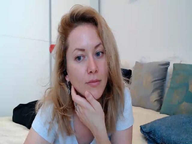 Live sex webcam photo for TessaPerf #263125409