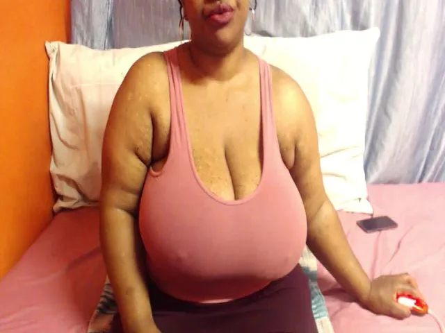 Live sex webcam photo for Sweetnozie #254957699