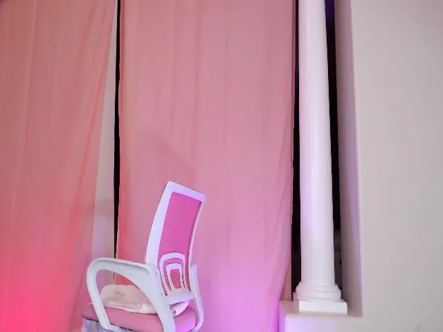 Live sex webcam photo for AtomicMilf #255510758