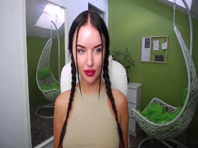 Live sex webcam photo for JenniferMoris #257590524