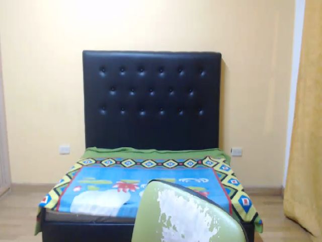 Live sex webcam photo for Aishafoxxx #260317768