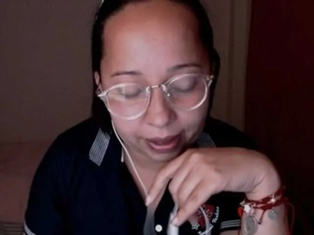 Live sex webcam photo for Ailyn88 #256104715