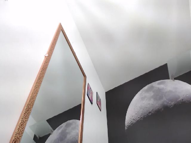 Live sex webcam photo for Louisk #265517991