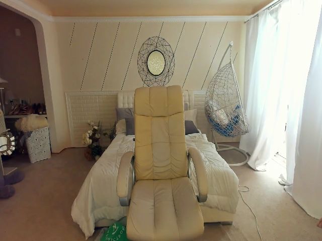 Live sex webcam photo for ArielAniston #254389403