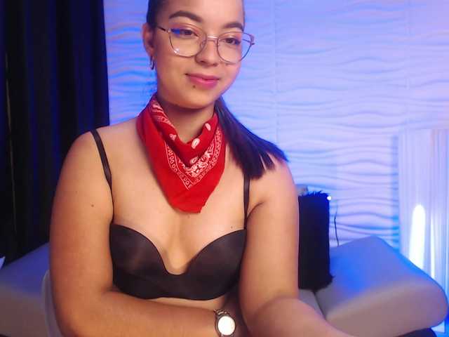 Live sex webcam photo for AnnieJacobs #241325687