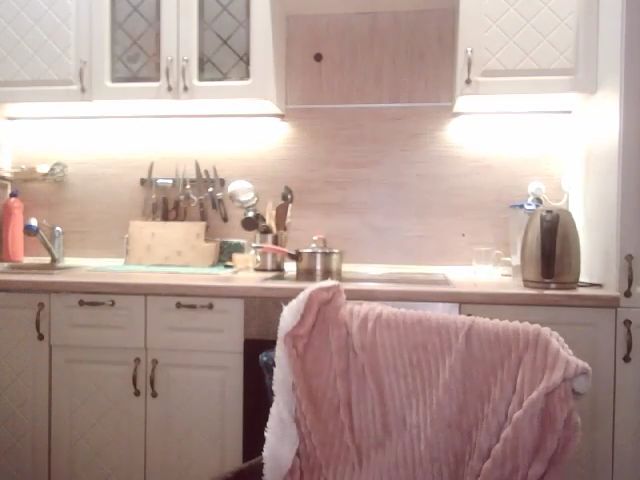 Live sex webcam photo for JaneGrey111 #252637629