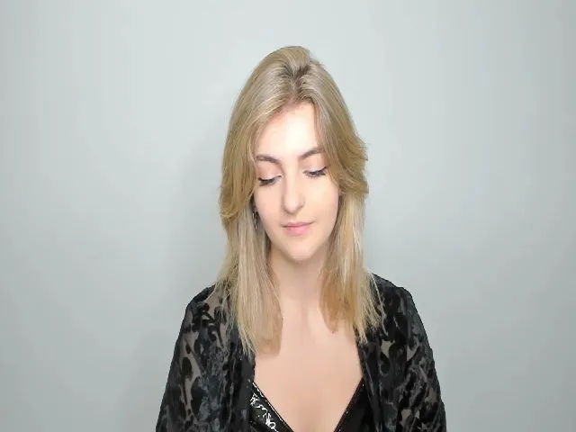 Live sex webcam photo for HelelGretta #257932182