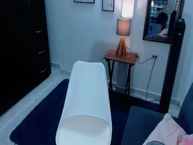 Live sex webcam photo for Samantha_hot_ #257273709