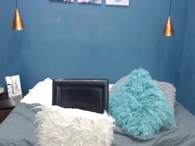 Live sex webcam photo for Estefany_24 #253126534