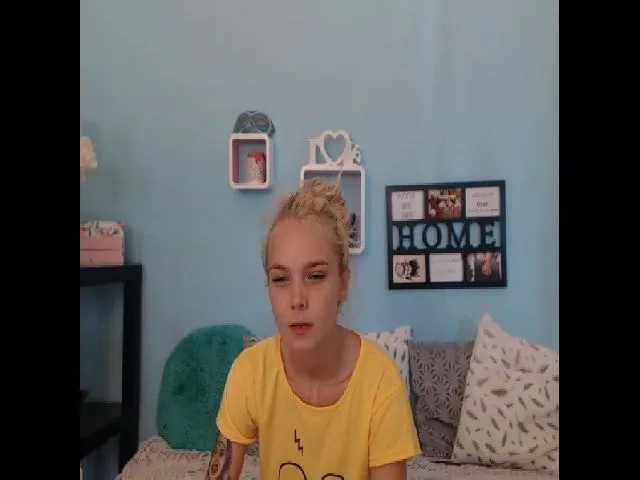 Live sex webcam photo for HappyAnna #256184358