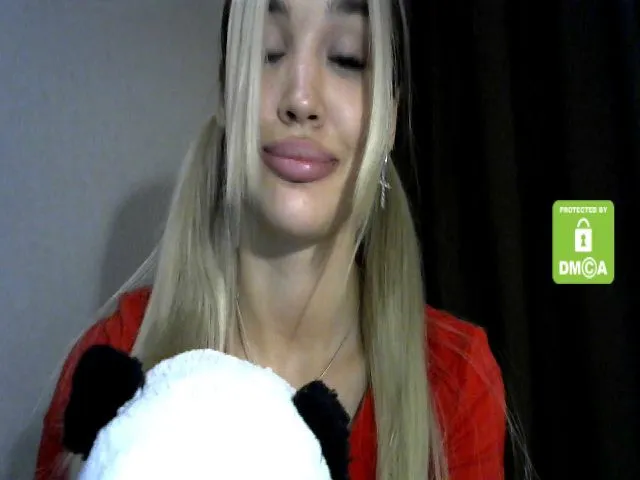 Live sex webcam photo for MyyDream #258839410