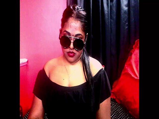 Live sex webcam photo for Indianstorm4u #265316498