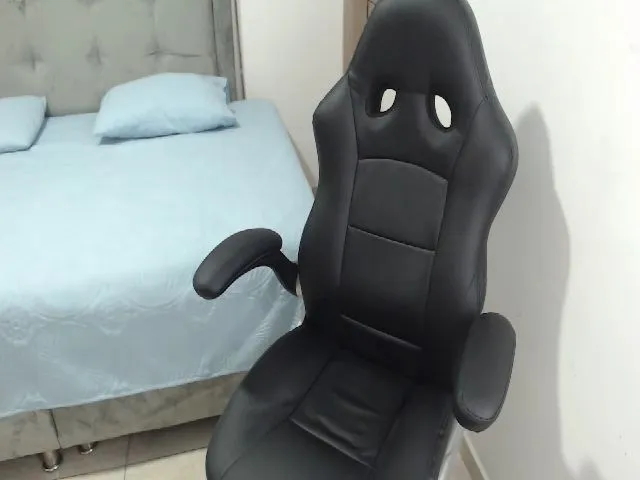 Live sex webcam photo for Noha_24_ #258619540