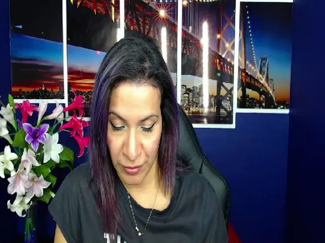 Live sex webcam photo for Infernalsexx #256177935