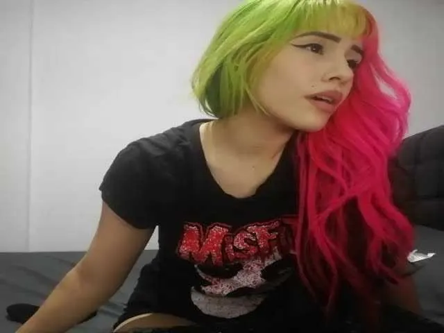 Live sex webcam photo for gizzell2 #240913522