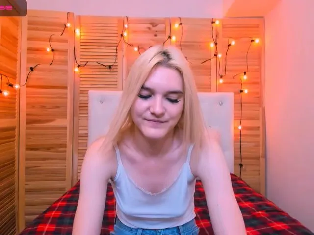 Live sex webcam photo for MarliTes #264742399