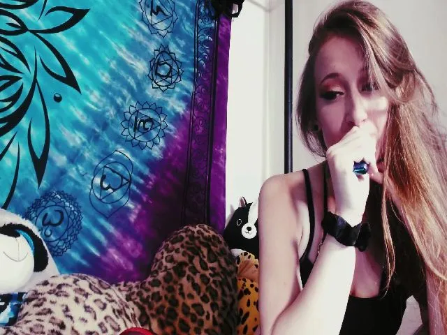 Live sex webcam photo for H3llok1tty #253710360