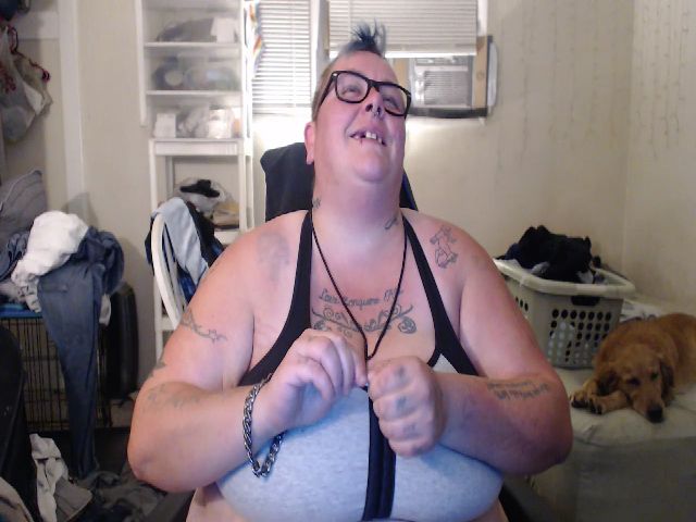 Live sex webcam photo for PunkChick420 #264147501