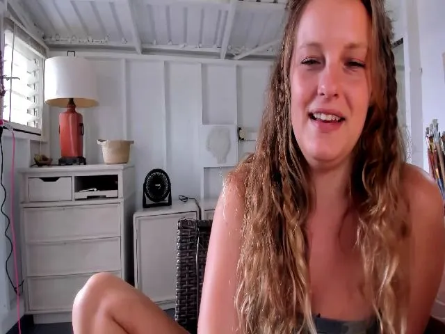 Live sex webcam photo for Ailia_ #254966915