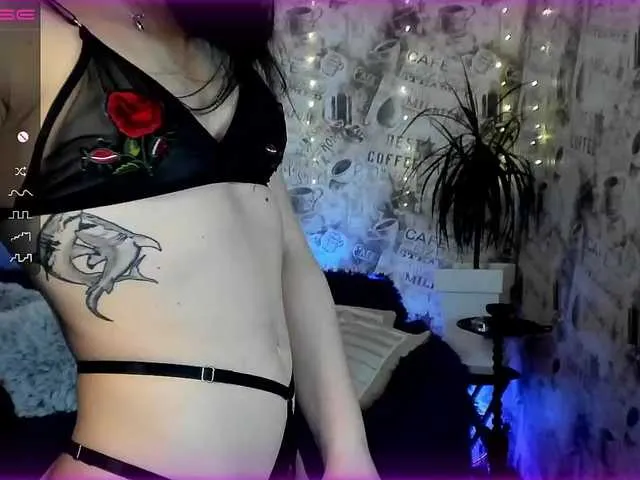Live sex webcam photo for onlyours1 #241160334