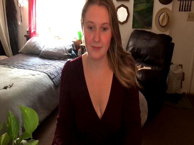 Live sex webcam photo for RadRosie #265118308