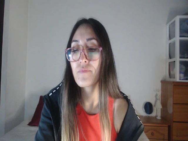 Live sex webcam photo for Ninimoon #254445359