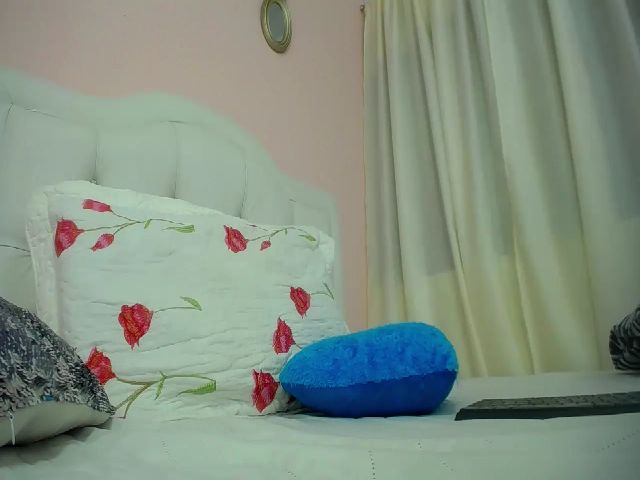 Live sex webcam photo for Petite_camila #287864746