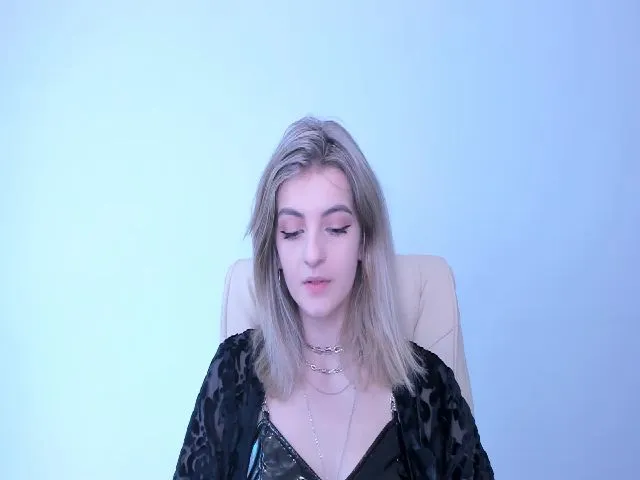 Live sex webcam photo for HelelGretta #253340977