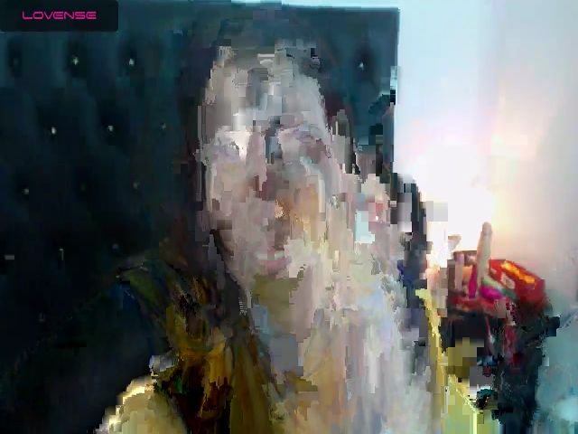 Live sex webcam photo for Shantal_19 #253928583