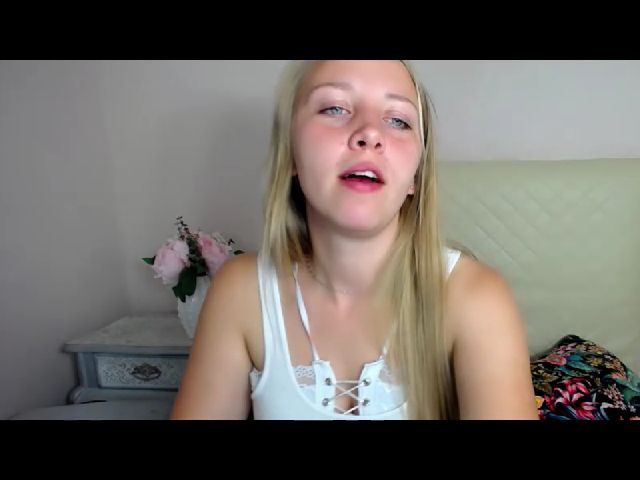 Live sex webcam photo for CorneliaYoung #263302078