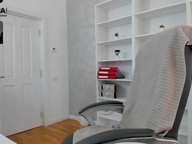 Live sex webcam photo for VanessaCroft #244974857