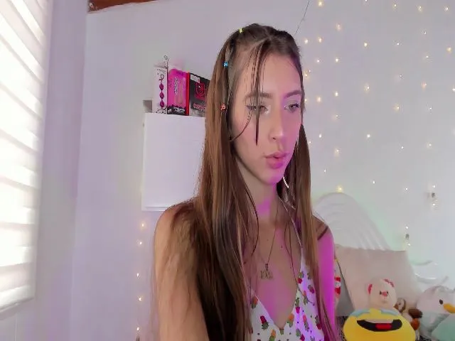 Live sex webcam photo for AlessaKitty #253527188