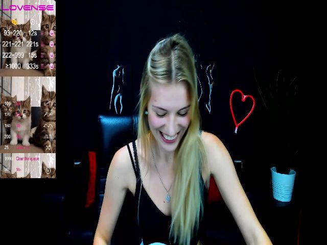 Live sex webcam photo for LiliManchest #263767879