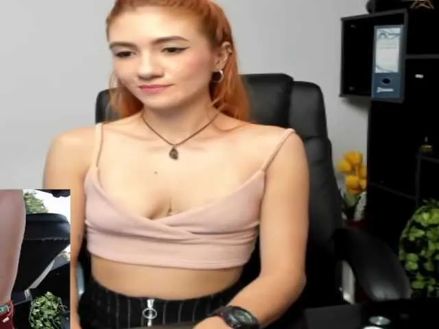 Live sex webcam photo for MartinaCollim #250334688