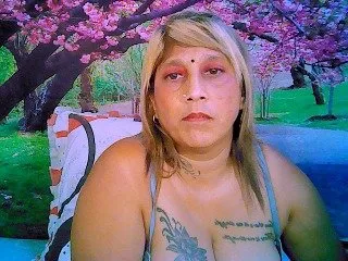 Live sex webcam photo for indianroxy #287933059