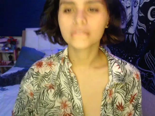 Live sex webcam photo for Sexygoddess20 #263552453