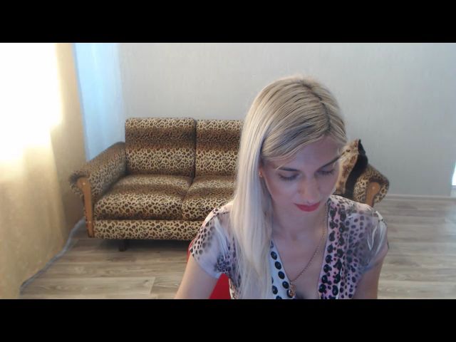 Live sex webcam photo for SexyBeatriice #263630684